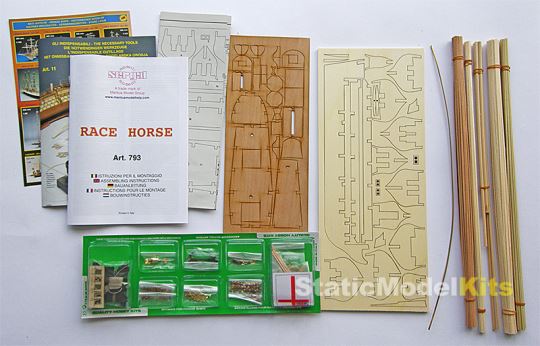 Obsah dřevěné stavebnice modelu lodi Race Horse